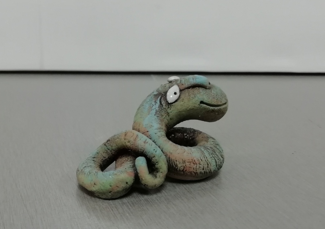 картинка Е. Трифонова  сувенир " Змейка"